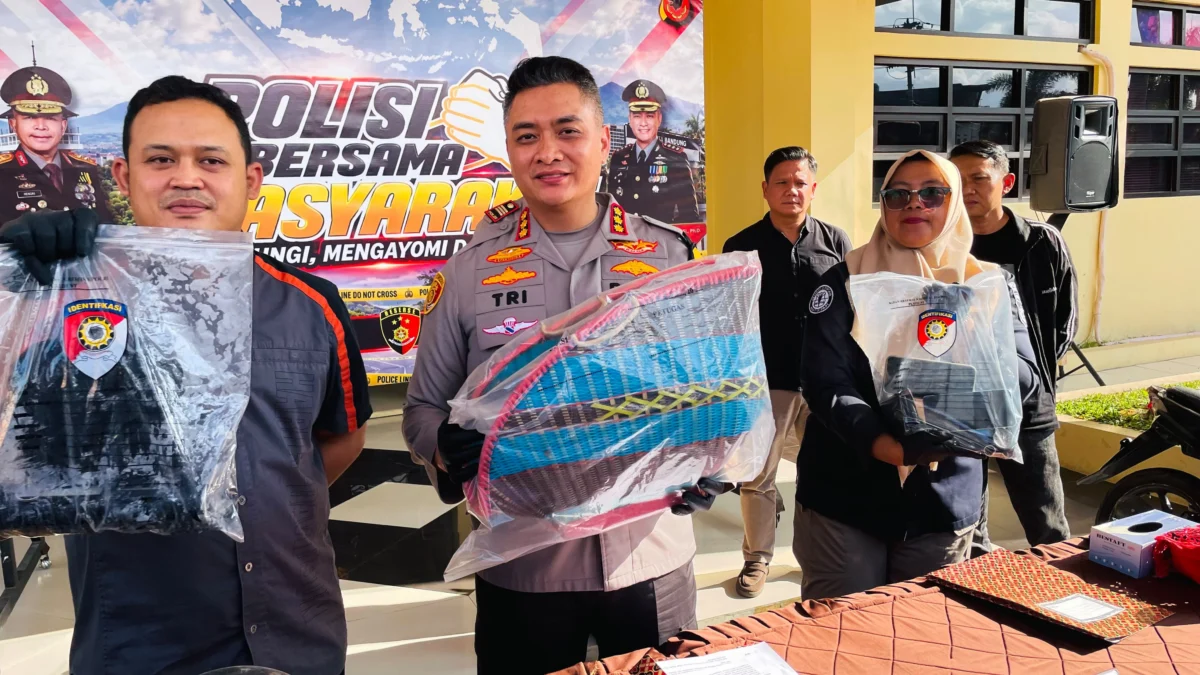 Hendak Curi Ayam Bangkok, Pria 28 Tahun Diduga Siku Pemilik Rumah hingga Tewas di Bojongsoang Hendak Curi Ayam Bangkok, Pria 28 Tahun Diduga Siku Pemilik Rumah hingga Tewas di Bojongsoang. Foto Agni Ilman