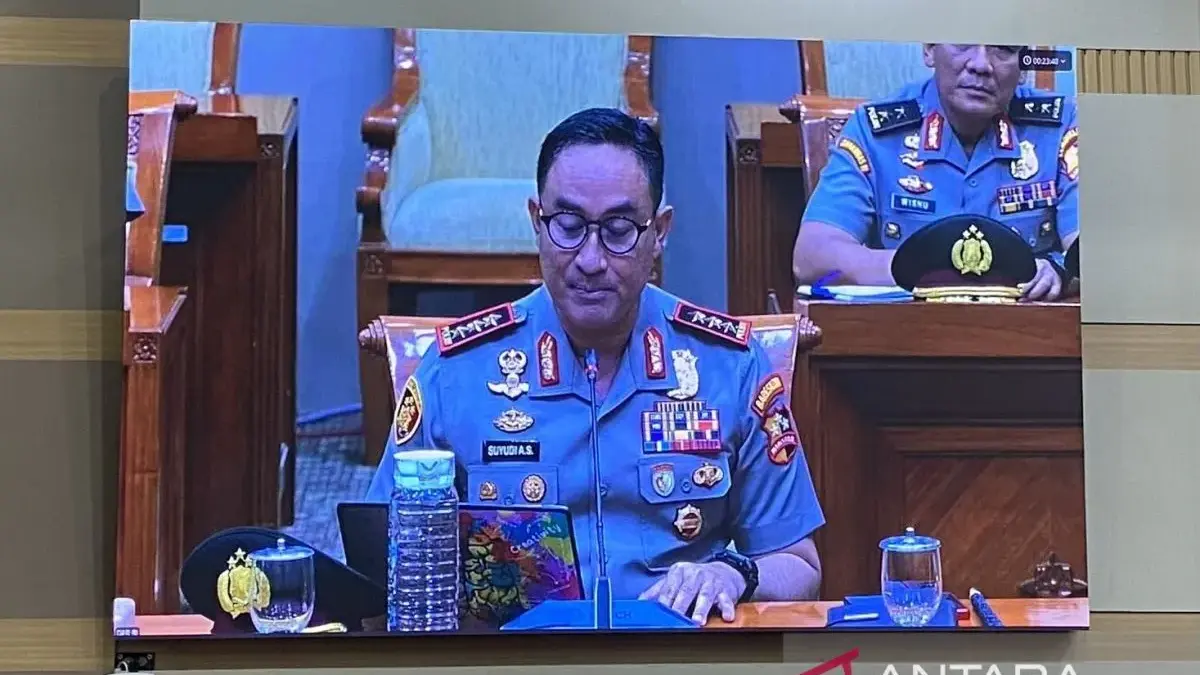 Puan: Siang Ini, Suyudi Ario Seto akan Dilantik Jadi Kapolri Komisaris Jenderal Polisi Suyudi Ario Seto mengikuti uji kelayakan dan kepatutan sebagai calon kapolri di Gedu