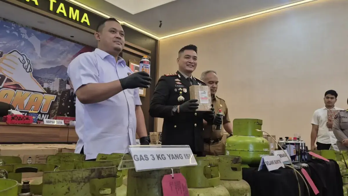 Bongkar Penyalahgunaan LPG 3 Kg di Bojongsoang, Polresta Bandung Sita Ribuan Tabung Portable Bongkar Penyalahgunaan LPG 3 Kg di Bojongsoang, Polresta Bandung Sita Ribuan Tabung Portable