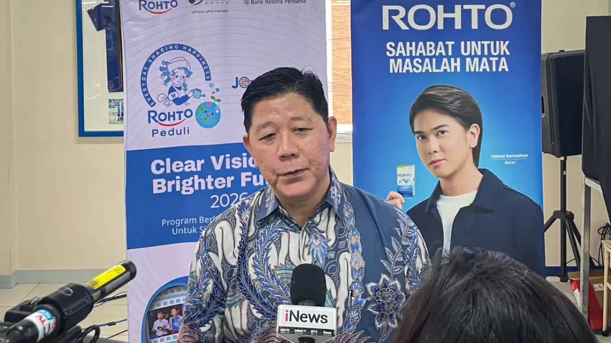 Pelajar di Bandung Barat Diminta Waspadai Dampak Terlalu Lama Tatap Gadget Presiden Direktur PT Rohto Laboratories Indonesia, Mukdaya Massid saat ditemui usai menghadiri kegiatan ROHTO