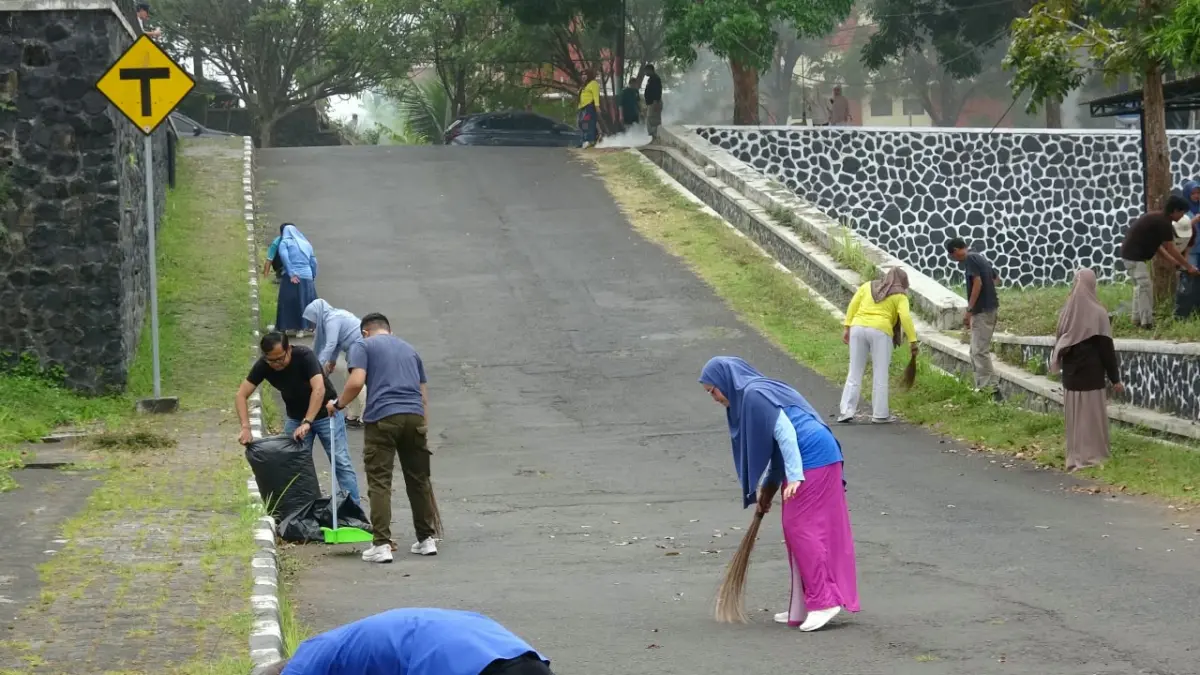 Singaparna Dibersihkan, Sampah Disulap Jadi Duit hingga PKL Ditata
