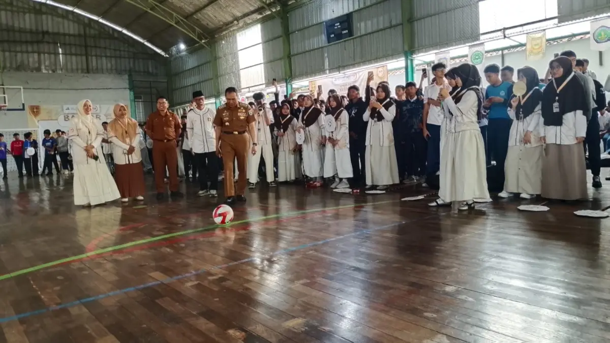 Buka Festival Sepak Bola Pelajar, Ngatiyana Dorong Atlet Muda Cimahi Berprestasi dan Pembentukan Karakter Buka Festival Sepak Bola Pelajar, Ngatiyana Dorong Atlet Muda Cimahi Berprestasi dan Pembentukan Karakter