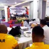 Sejumlah perwakilan Parpol di Kota Bandung mencermati pemaparan dari Bawaslu. (son)
