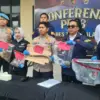 Tersangka saat diperiksa di Satreskrim Polres Tasikmalaya