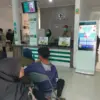 Sejumlah Pasien sedang Mengantre di Puskesmas Cimahi Utara (Mong)