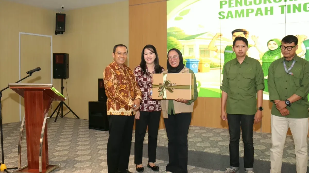 World Bank Dukung Pengelolaan Sampah di Cimahi, TPS Sentiong Bakal Diperkuat Wali Kota Cimahi Ngatiyana saat Menerima Kunjungan World Bank Team CPMU dan CPIU dalam Rangka Program ISWMP di