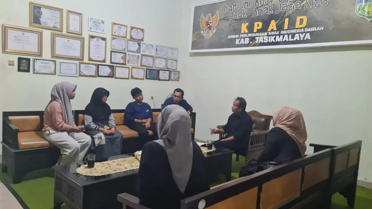Keluarga RN datangi KPAI laporkan anak hilang/Foto: Hendi