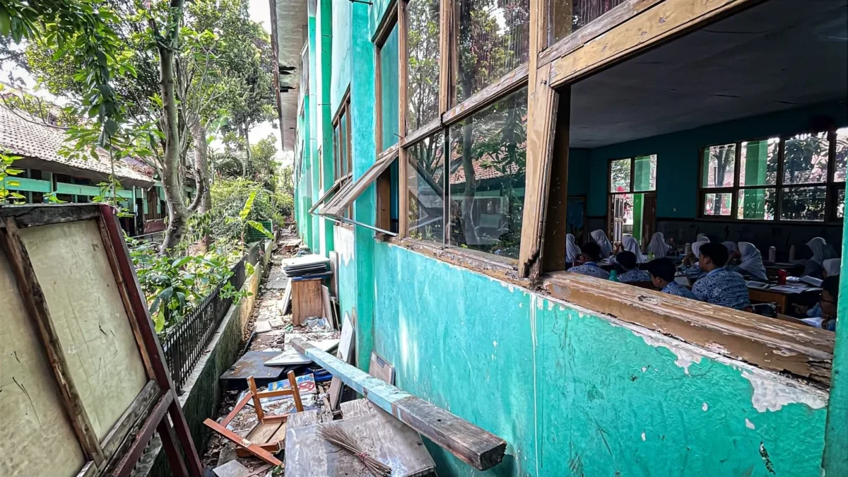 Kondisi bangunan SMPN 2 Ngamprah yang rusak, menjadi salah satu temuan kerugian daerah sebesar Rp159 juta. Dok