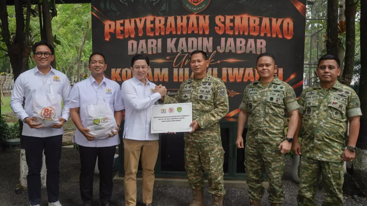 amar Dagang dan Industri (Kadin) Jawa Barat di bawah komando Ketua Umum Almer Faiq Rusydi menyerahkan 2.000 pa