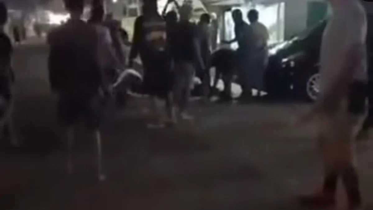 Satu Terduga Pelaku Penyerangan di Pasar Caringin Bandung Ditangkap! Satu Terduga Pelaku Penyerangan di Pasar Caringin Bandung Ditangkap!