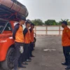 Kantor SAR Bandung terjunkan tim untuk melakukan pencarian terhadap seorang lansia yang diduga tenggelam di Su