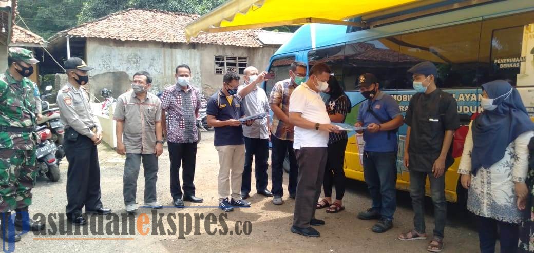 Disdukcapil Kabupaten Subang Gerakan Mobil Pelayanan Keliling ke Desa-desa Disdukcapil Kabupaten Subang Gerakan Mobil Pelayanan Keliling ke Desa-desa