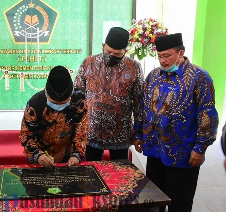 Jemaah Umroh Asal Karawang Mulai Diberangkatkan Jemaah Umroh Asal Karawang Mulai Diberangkatkan