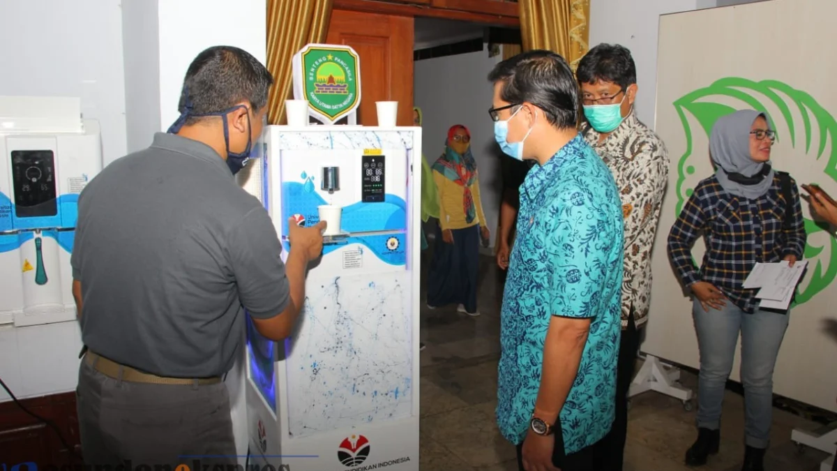 Gak Perlu Lagi Gali Sumur, Mesin Ini Bisa Hasilkan Air Dari Udara Gak Perlu Lagi Gali Sumur, Mesin Ini Bisa Hasilkan Air Dari Udara