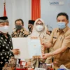BPN Karawang Serahkan 25.800 Sertifikat Program PTSL