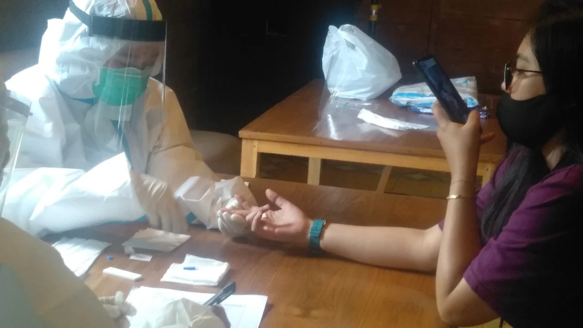 Pengunjung Wisata di Lembang Rapid Test Secara Acak