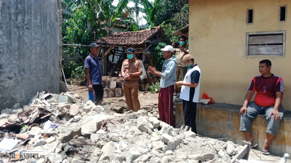 Rumahnya Roboh Akibat Hujan Deras, Pemkab Purwakarta Bangun Rumah Mak Ita Rumahnya Roboh Akibat Hujan Deras, Pemkab Purwakarta Bangun Rumah Mak Ita