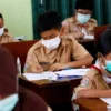 Bagai Buah Simalakama, Sekolah Dibuka Kembali