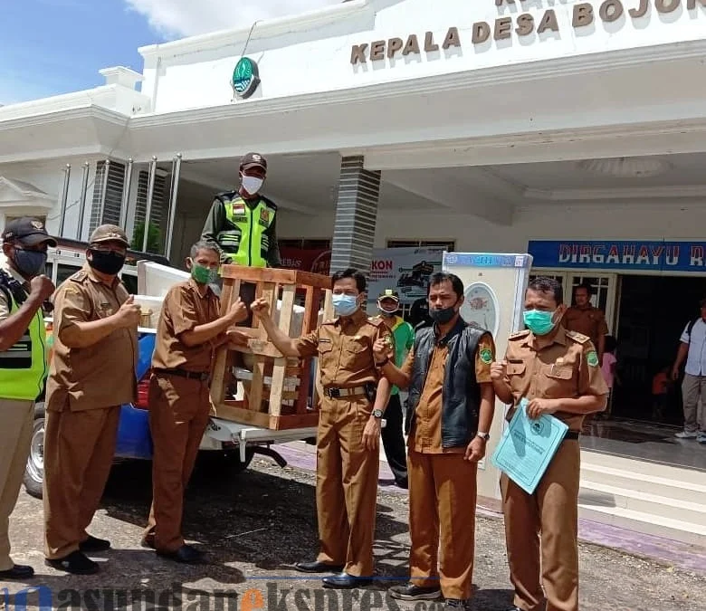 Dukung PDF, Bapenda Sebarkan Closet di Desa Bojongjaya Dukung PDF, Bapenda Sebarkan Closet di Desa Bojongjaya