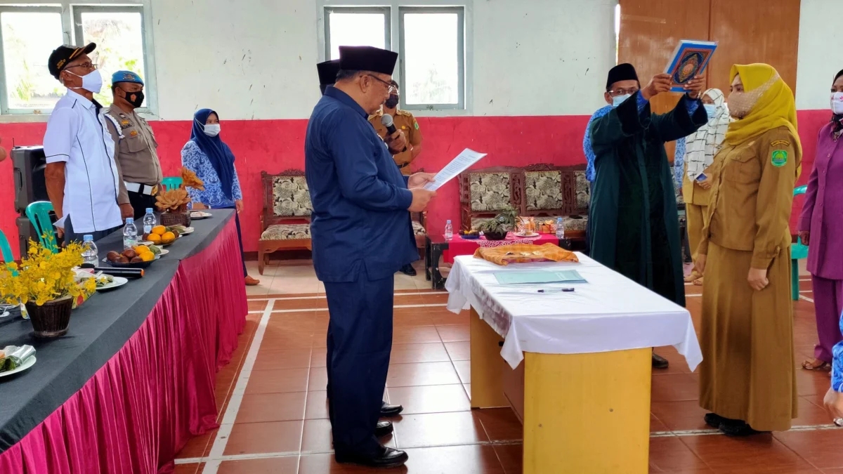 Elis Empat Kali Dilanti Jadi Kades Bojongtengah Elis Empat Kali Dilanti Jadi Kades Bojongtengah