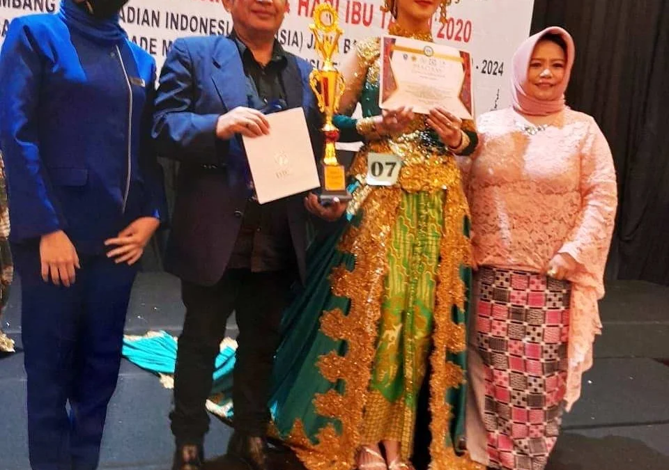 Ipprisia Sabet Juara Busana Pengantin se Jawa Barat Ipprisia Sabet Juara Busana Pengantin se Jawa Barat