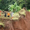 Tinggi Lumpur Capai 1 Meter, Luapan Enam Sungai Rendam Dua Kecamatan