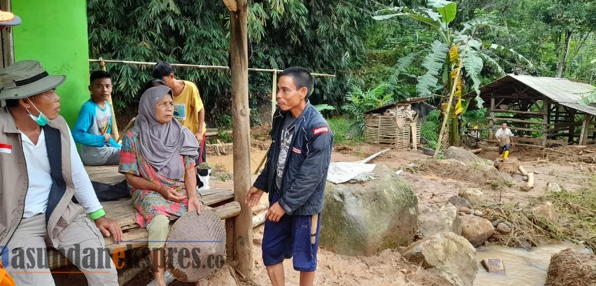 Akibat Amukan Tiga Sungai: Menggerus 20 Kolam Ikan, Hanyutkan Ternak Domba, Banjir dan Longsor