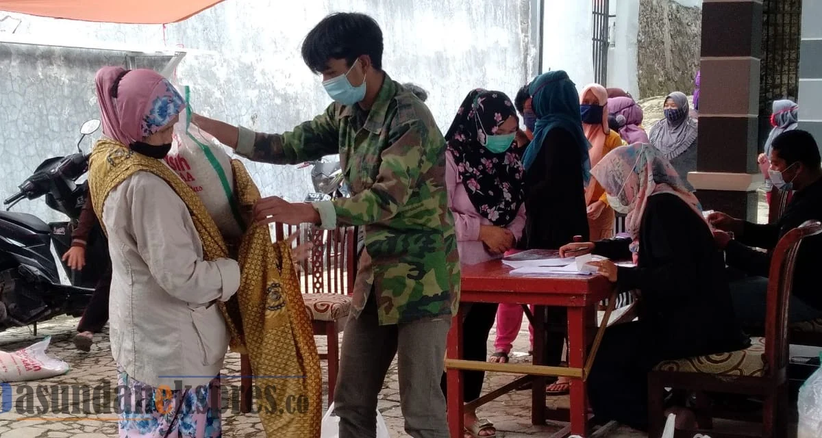 Warga Lembang mendapat BPNT, Eneng Rosida: Sangat Bermanafat Sekali Ditengah Pandemi