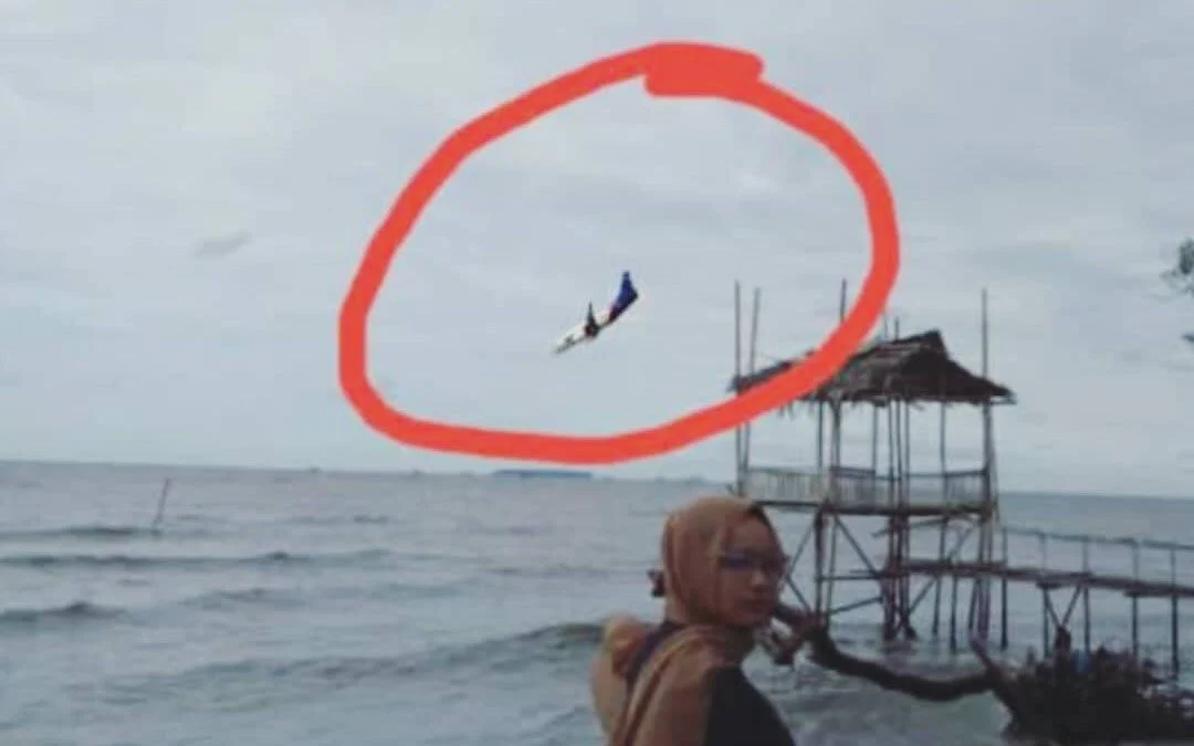 Ngabalin Posting Foto Sriwijaya Air Jatuh Tertangkap Kamera, Roy Suryo: Hasil Editan Ngabalin Posting Foto Sriwijaya Air Jatuh Tertangkap Kamera, Roy Suryo: Hasil Editan