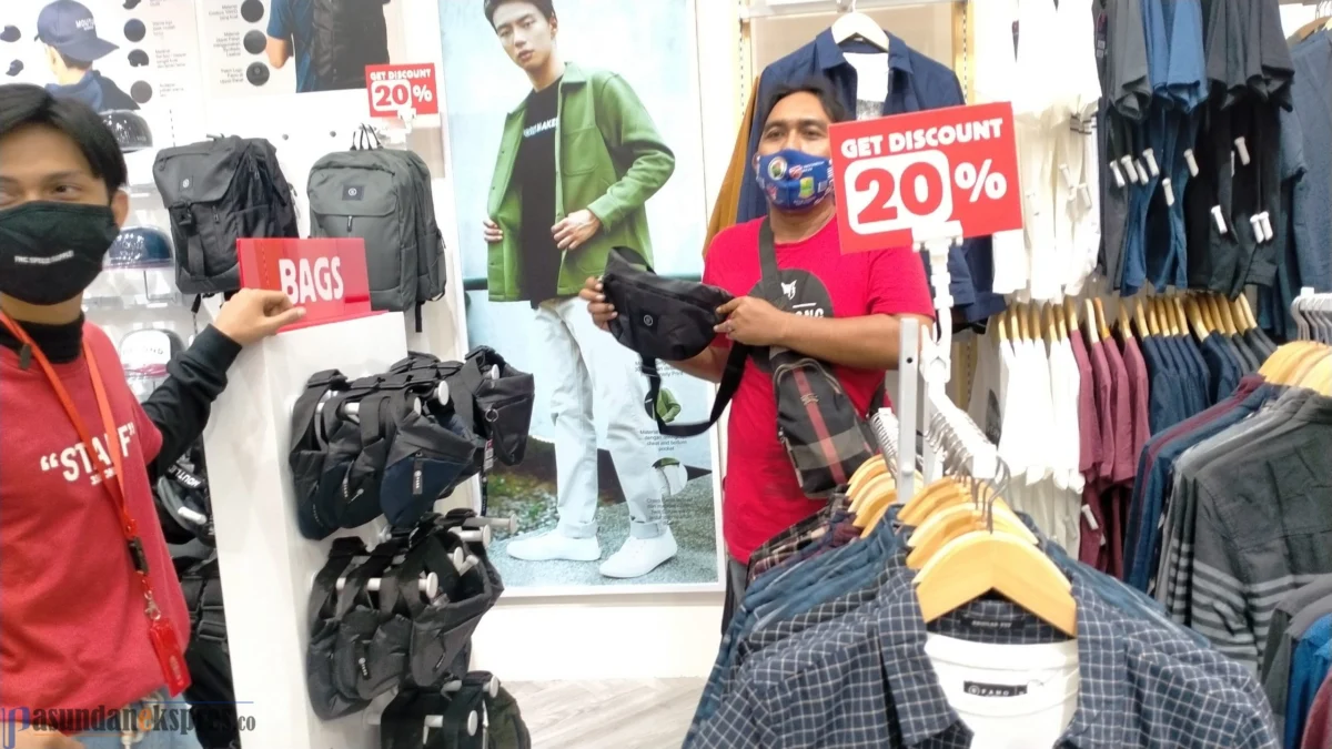 3Second Banjir Diskon Hingga 50 persen 3Second Family store karawang