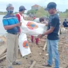 Tak Kunjung Dibangun, Warga Gotong Royong Bangun Tanggul