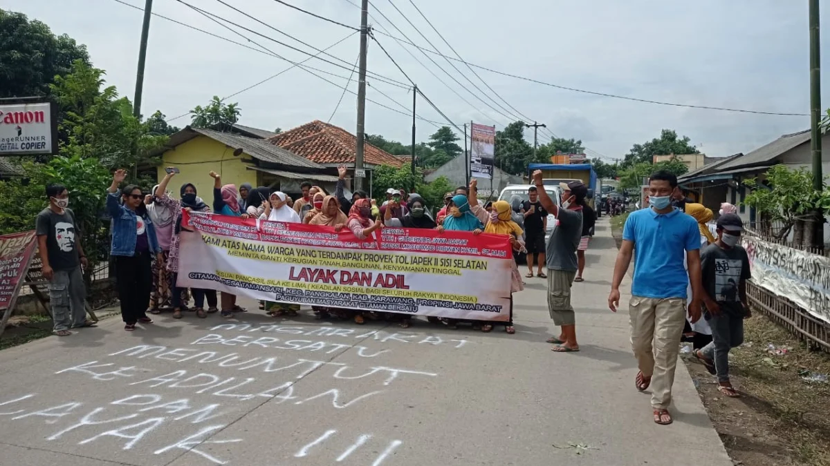 Menolak Tol Japek II, Ratusan Warga Citaman Kembali BlokirJalan saat Ketua DPRD Menuju Tegalwaru