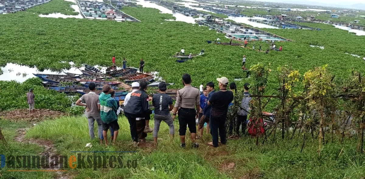 Tragedi Cirata, Jenazah Lima Korban Tenggelam Ditemukan Tragedi Cirata, Jenazah Lima Korban Tenggelam Ditemukan