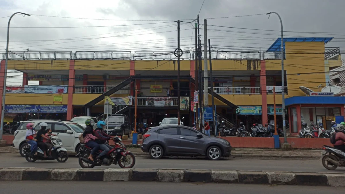 Naikan Retribusi Sepihak, Pedagang Pasar Johar Kecewa Naikan Retribusi Sepihak, Pedagang Pasar Johar Kecewa