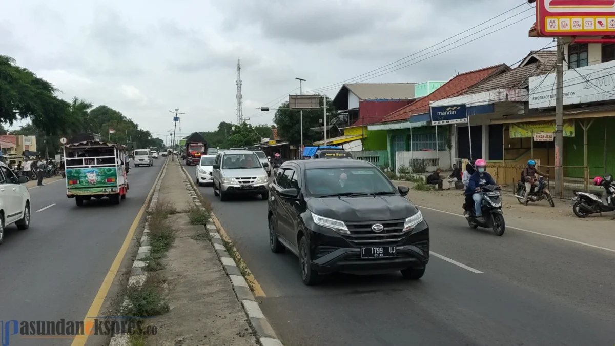 Jalur Pantura Subang Dipadati Pemudik