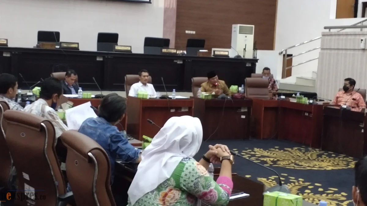 Sudah Hearing dengan DPRD Karawang, Ganti Rugi Tol Japek 2 Belum ada Solusi Sudah Hearing dengan DPRD Karawang, Ganti Rugi Tol Japek 2 Belum ada Solusi