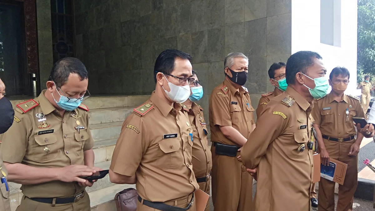 Bupati Ruhimat Menunjuk Asep Nuroni sebagai Plh Sekda Subang Bupati Ruhimat Menunjuk Asep Nuroni sebagai Plh Sekda Subang