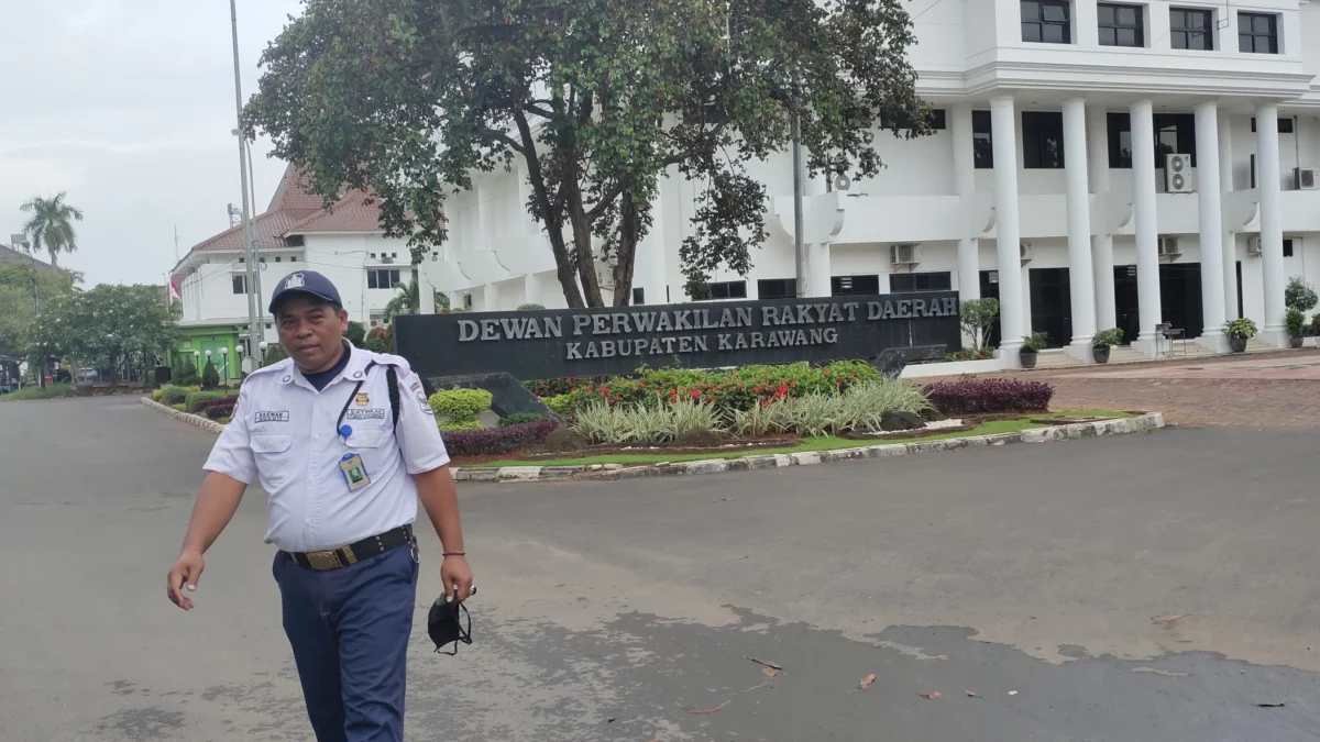 Anggota DPRD Karawang Mulai Ngantor Akhir Bulan Anggota DPRD Karawang Mulai Ngantor Akhir Bulan