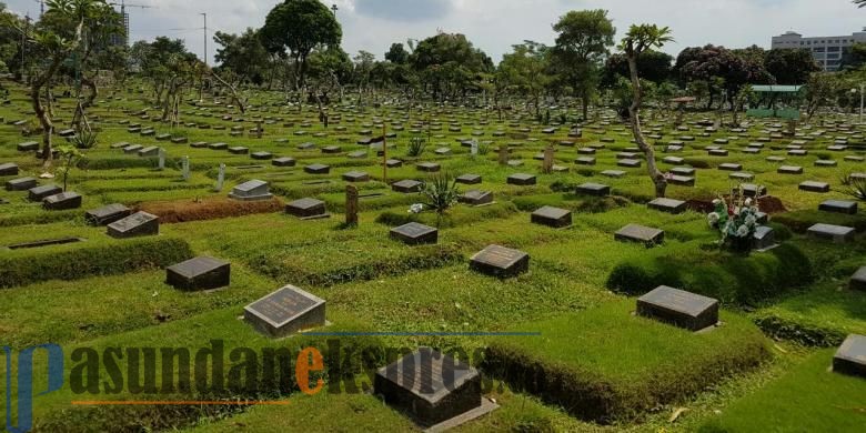 Mengaku Sudah Meninggal, Pemuda Ini Gali Makam Sendiri Pakai Tangan 