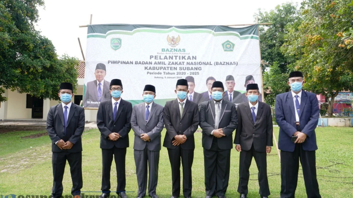 YUGO EROSPRI/ PASUNDAN EKSPRES FOTO BERSAMA: Selesai dilantik Pimpinan Baznas Kabupaten Subang bersama Kepala Kemenag Subang dan Bupati Subang foto bersama.