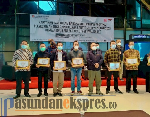 KPU Kabupaten Karawang Enam Penghargaan, Berikut Prestasinya KPU Kabupaten Karawang Enam Penghargaan, Berikut Prestasinya