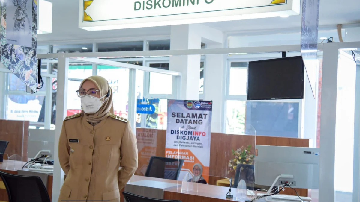 Sidak Hari Pertama Kerja, Bupati Anne Kecewa Banyak Meja Kosong Sidak Hari Pertama Kerja, Bupati Anne Kecewa Banyak Meja Kosong