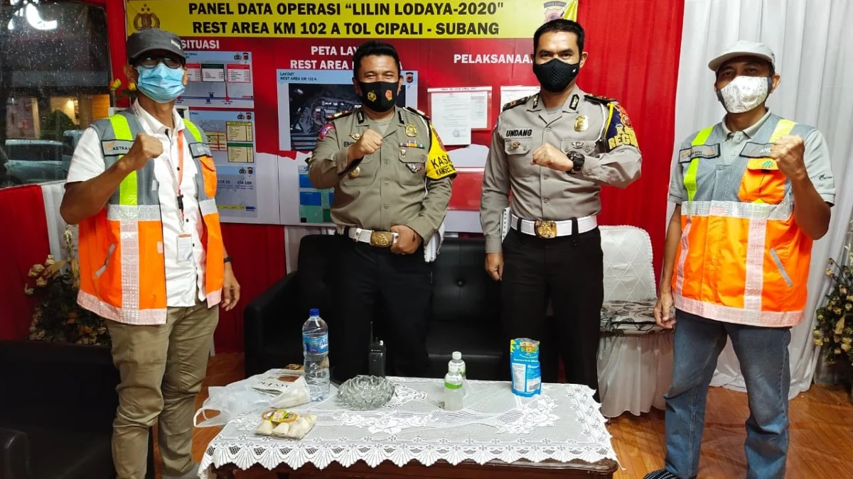 Malam Tahun Baru, Jumlah Kendaraan di Tol Cipali Menurun 35 Persen Malam Tahun Baru, Jumlah Kendaraan di Tol Cipali Menurun 35 Persen