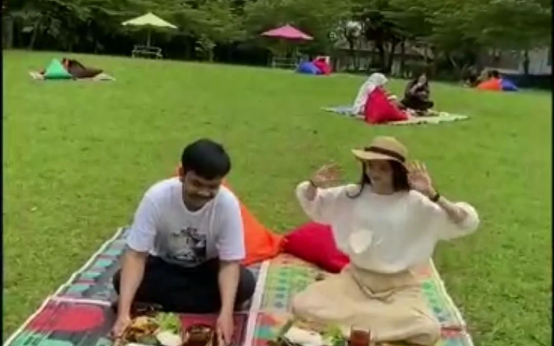Makan Sehat di Lembang Sambil Berjemur Makan Sehat di Lembang Sambil Berjemur