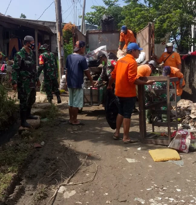 Banjir Surut, Volume Sampah Meningkat 50 Persen