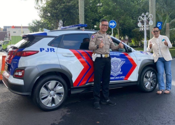 Pertama di Indonesia! Ridwan Kamil Pamer Mobil Listrik untuk Patwal, Berapa Harganya?