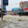 Banjir 2014 Kembali Terulang: Jalur Pantura Lumpuh, Jalan seperti Sungai