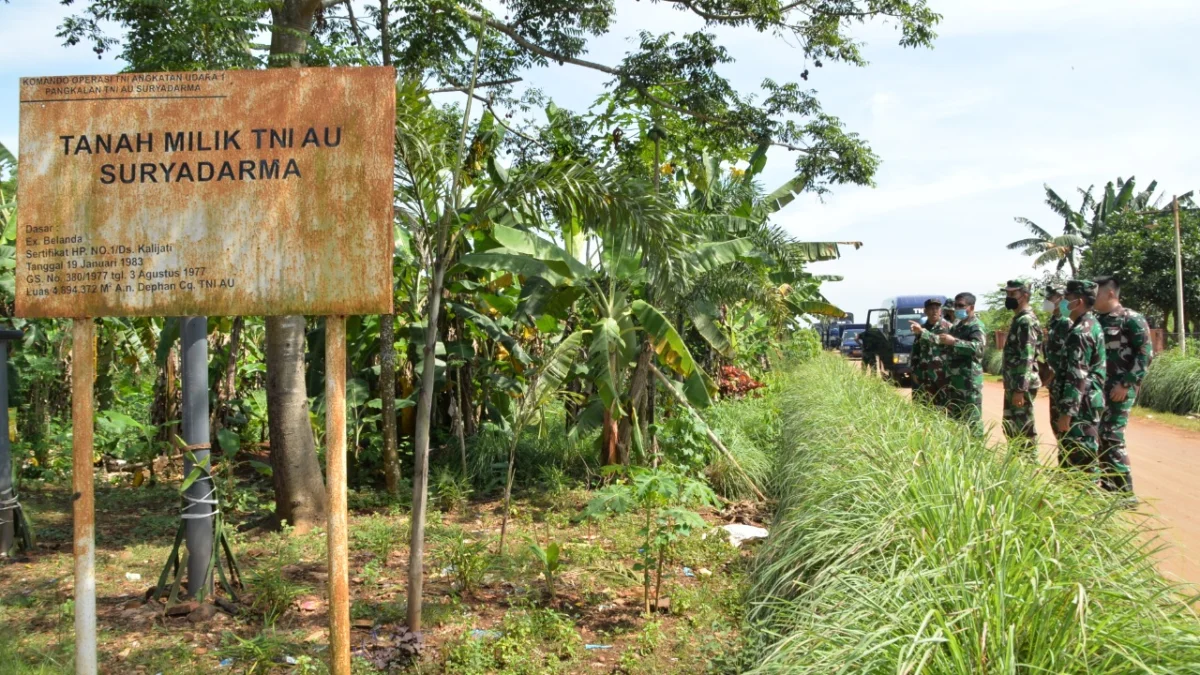 Patroli Patok Aset Tanah di Lingkungan Lanud Suryadarma