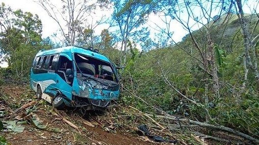 bus pengajian masuk jurang