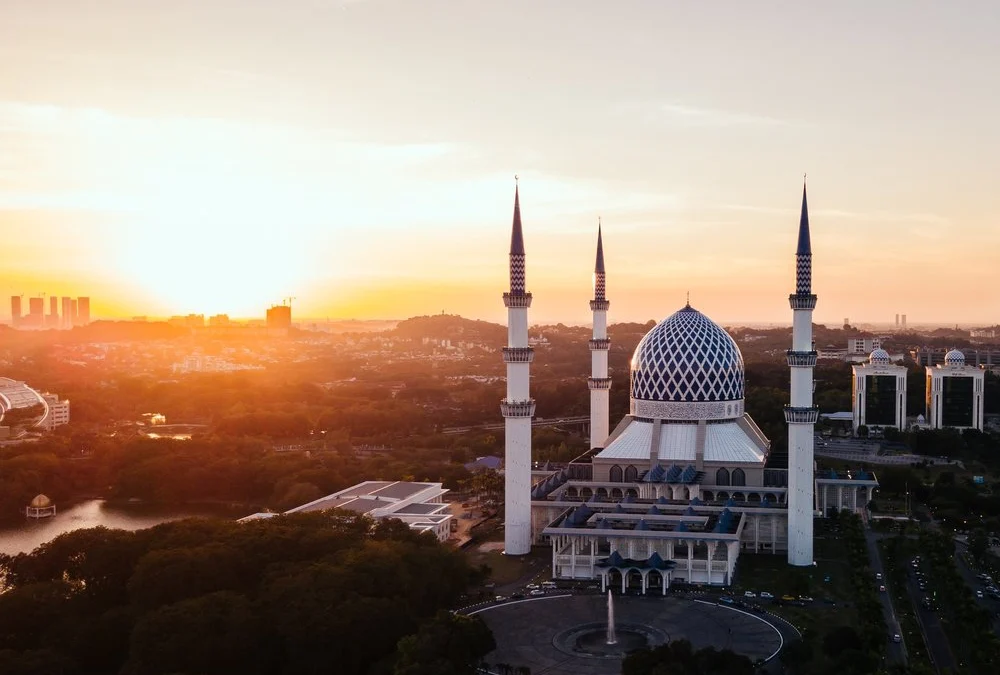 Dunia Butuh Junnah, Penegak Syariat yang Membawa Keberkahan